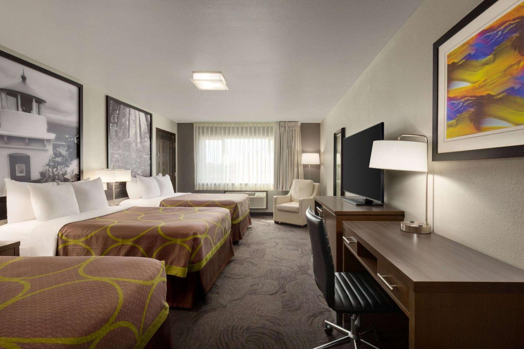 ซูเปอร์ 8 บาย วินด์แฮม ยูเรกา Hotel ภายนอก รูปภาพ