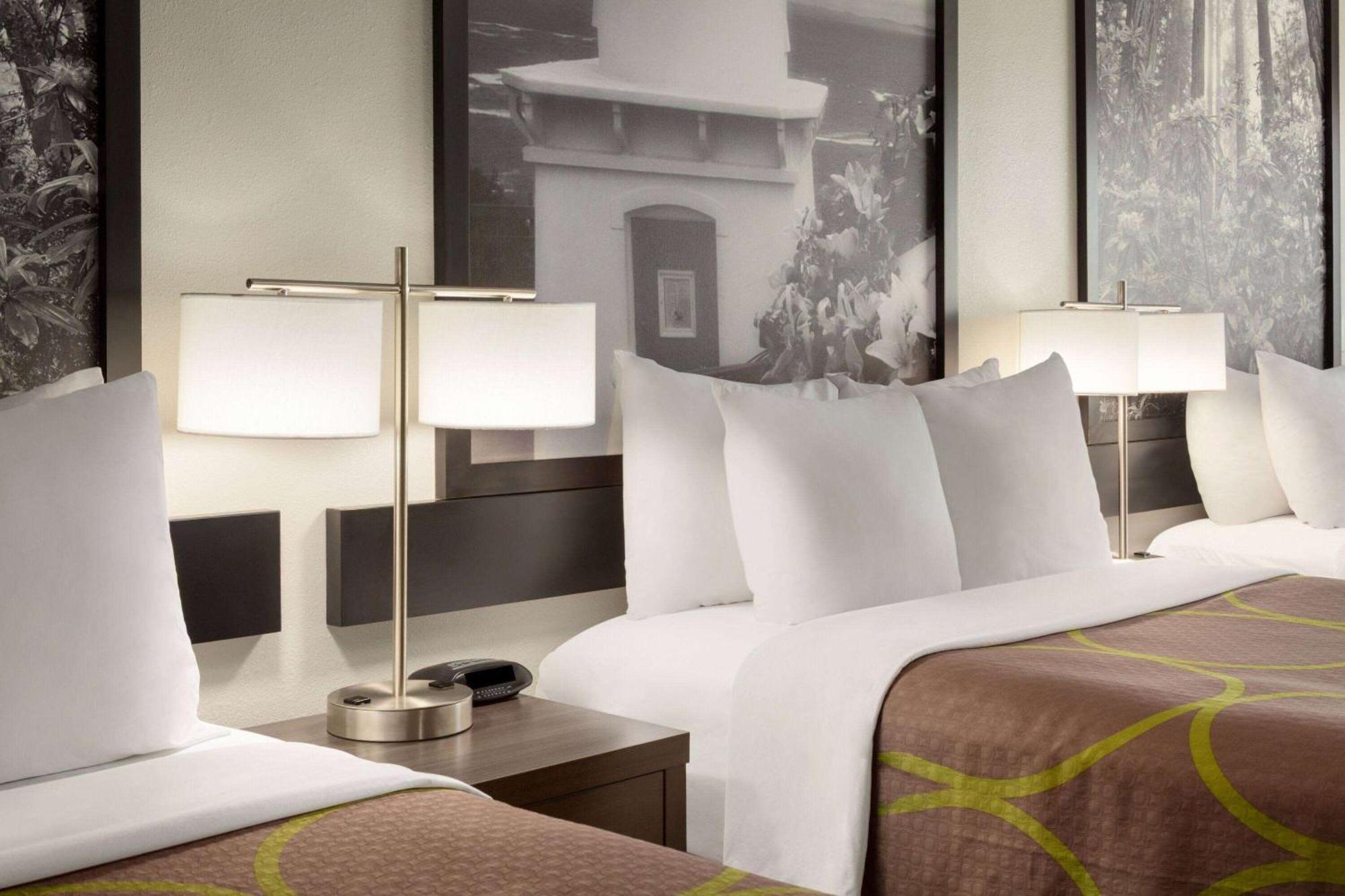 ซูเปอร์ 8 บาย วินด์แฮม ยูเรกา Hotel ภายนอก รูปภาพ