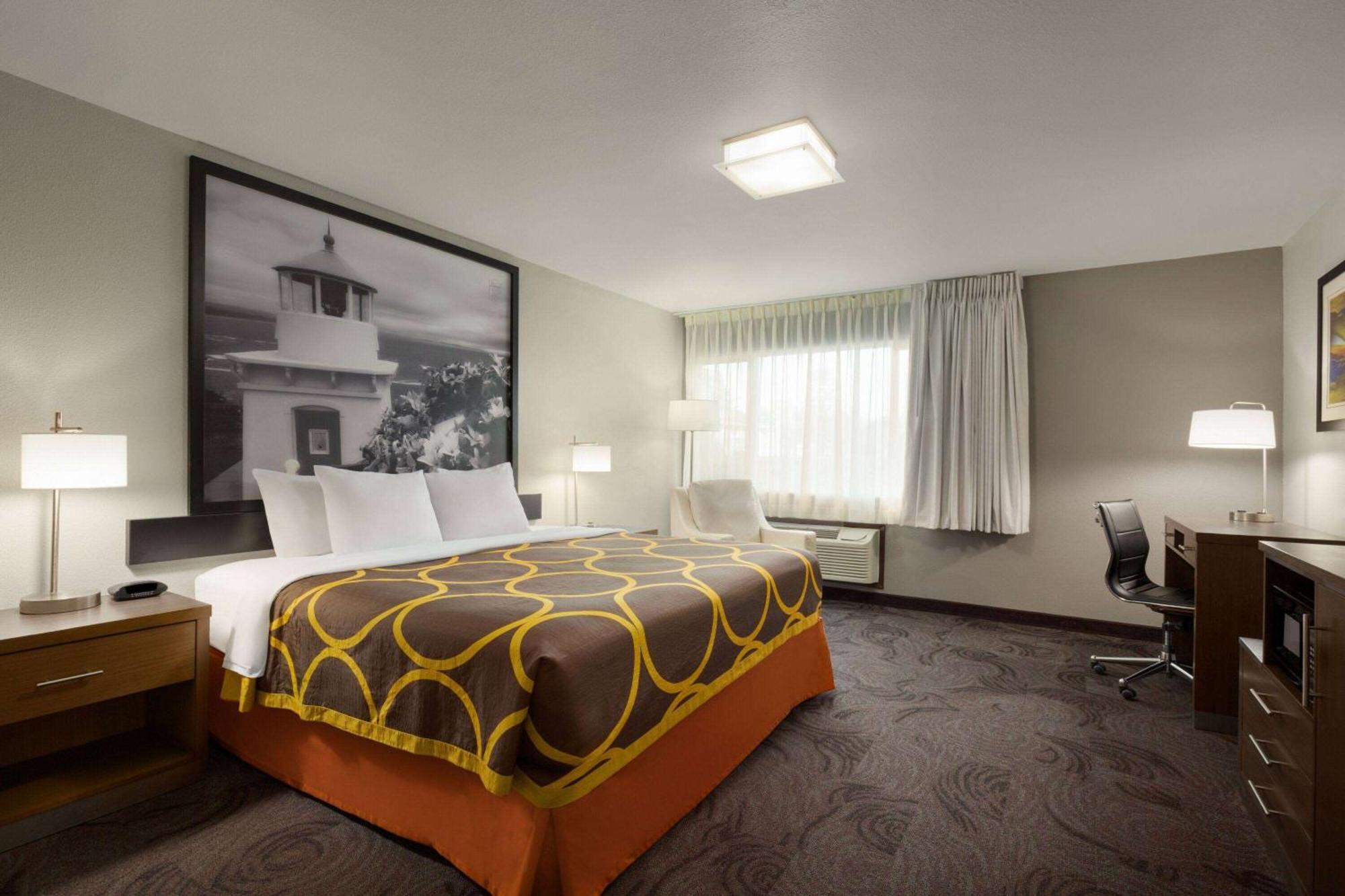 ซูเปอร์ 8 บาย วินด์แฮม ยูเรกา Hotel ภายนอก รูปภาพ